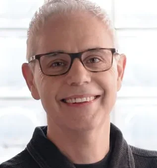 Darren Ashton